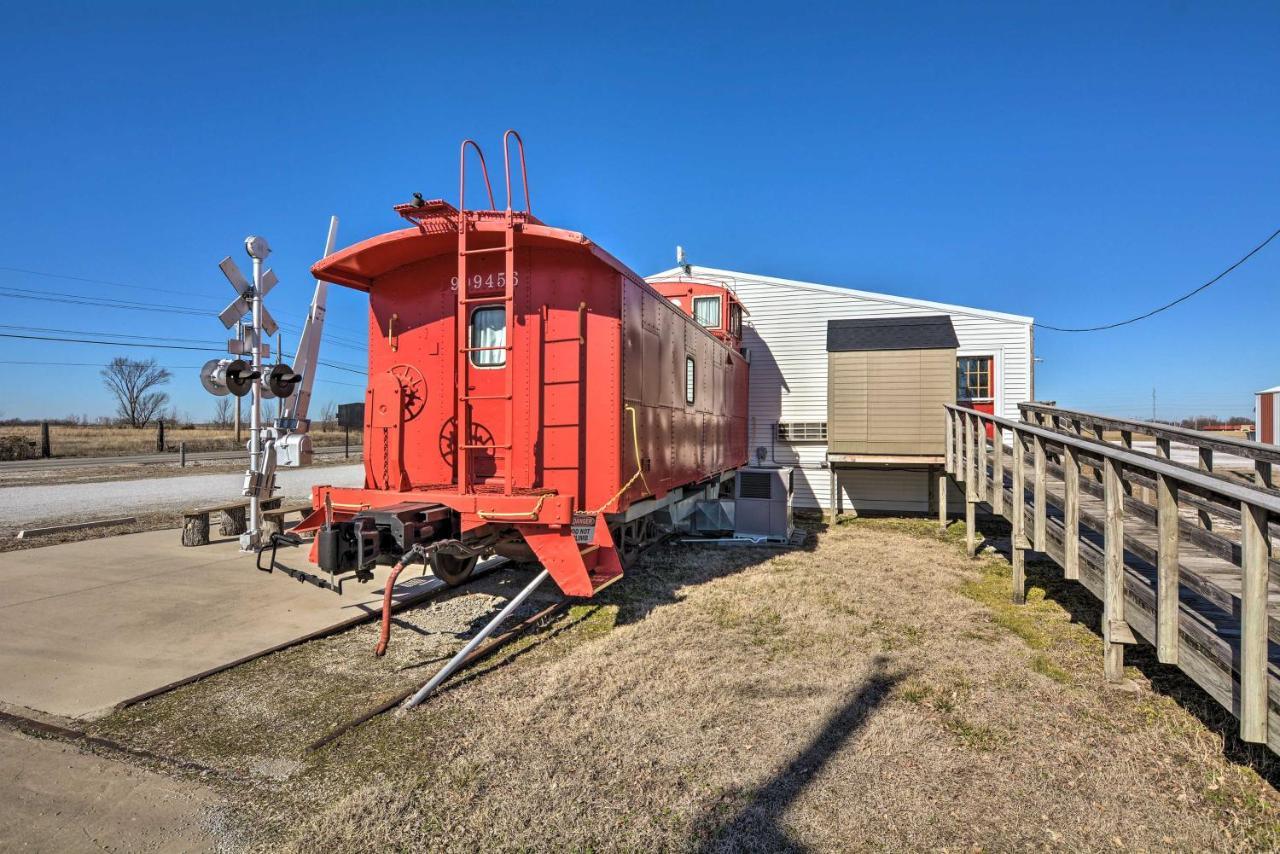 Unique Joplin Gem Converted Train Car Studio Экстерьер фото
