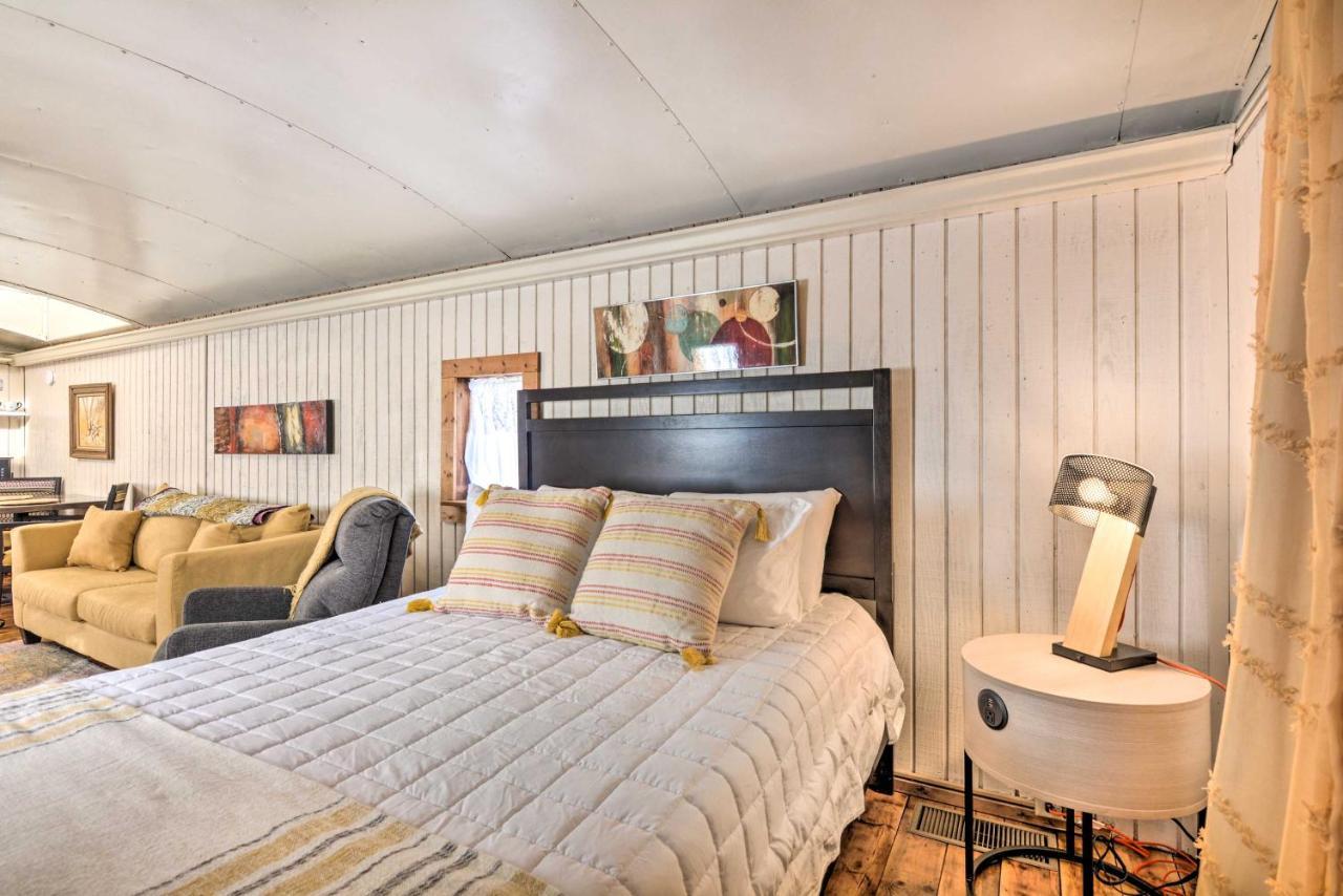 Unique Joplin Gem Converted Train Car Studio Экстерьер фото