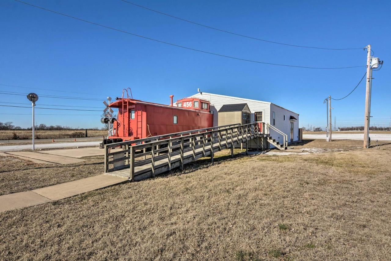 Unique Joplin Gem Converted Train Car Studio Экстерьер фото