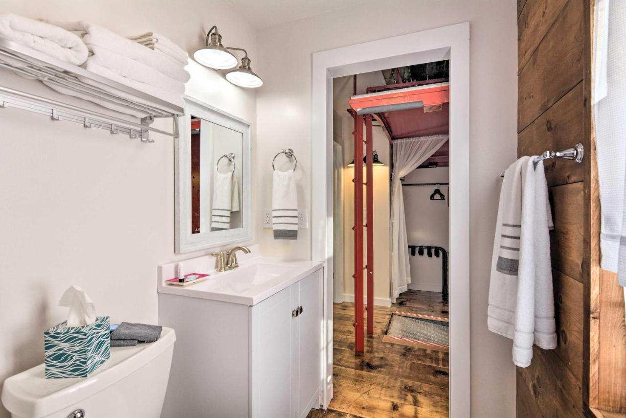 Unique Joplin Gem Converted Train Car Studio Экстерьер фото