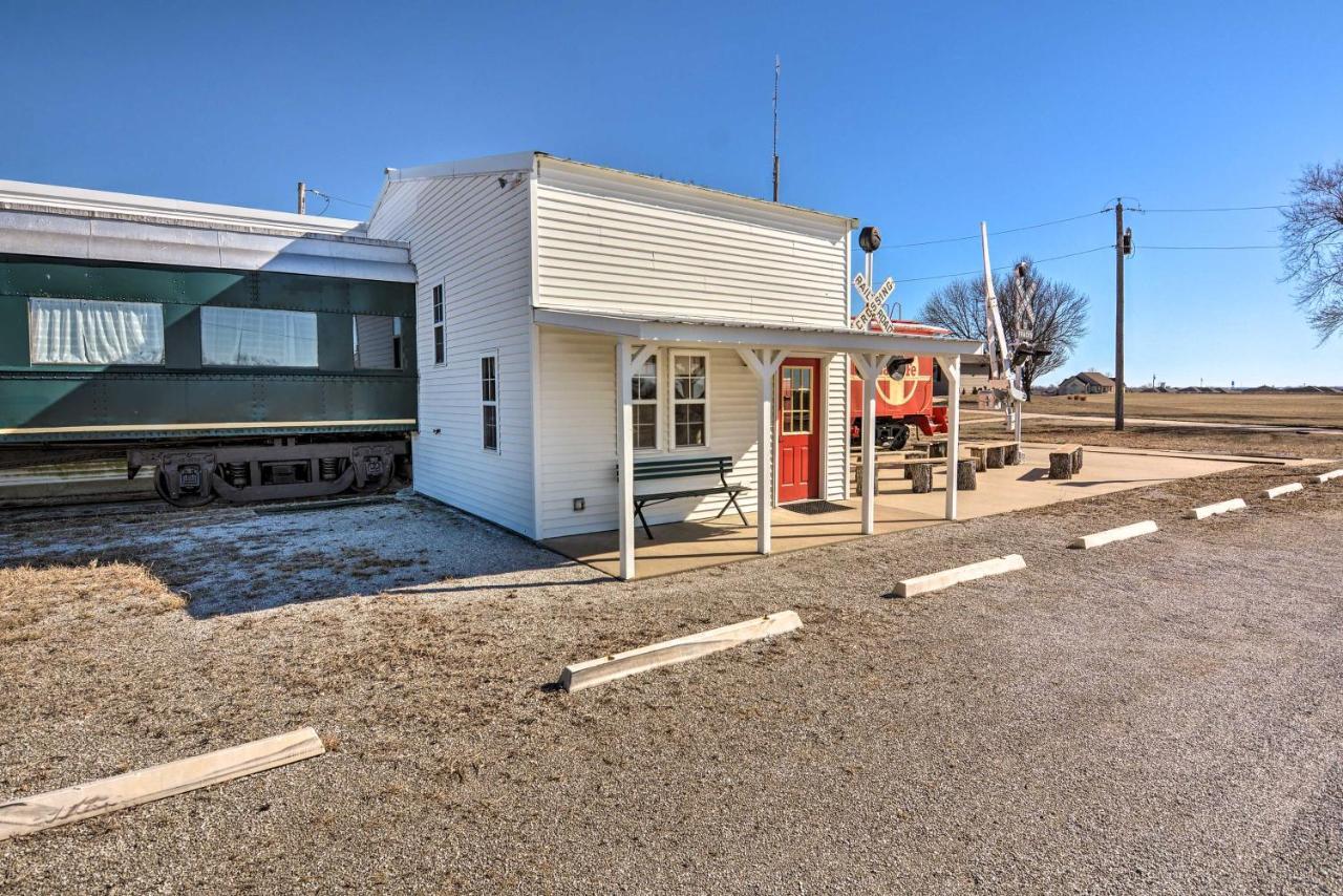 Unique Joplin Gem Converted Train Car Studio Экстерьер фото